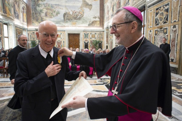Vice-Chancellor receives prestigious Papal Award